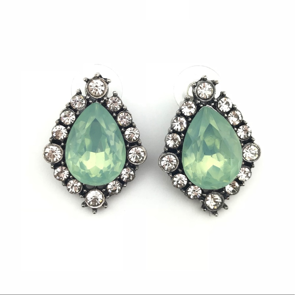 “Elizabeth” Seafoam Green Rock Stud Earrings - Picture 2 of 3